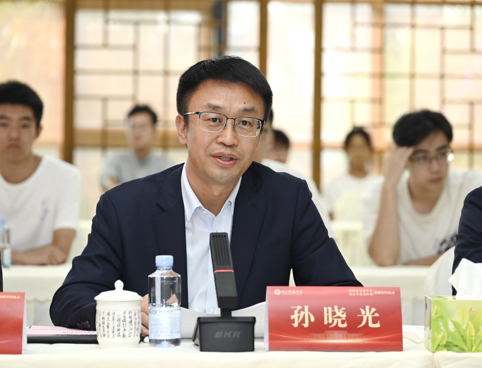 _bk15251.jpg _bk15251.jpg