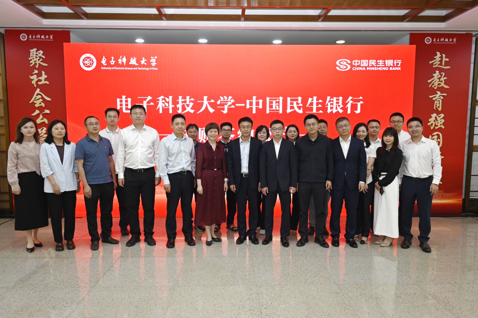 _bk15324.jpg _bk15324.jpg